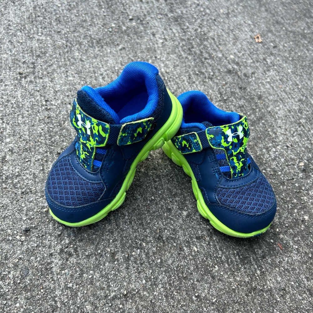Under Armour Toddler sneakers size 5